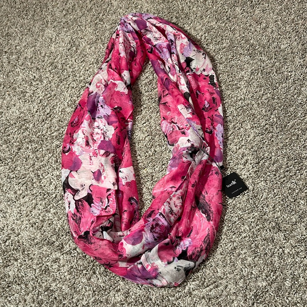 Scarf co (NWT) Pink w/purple n white flower infinity  design scarf